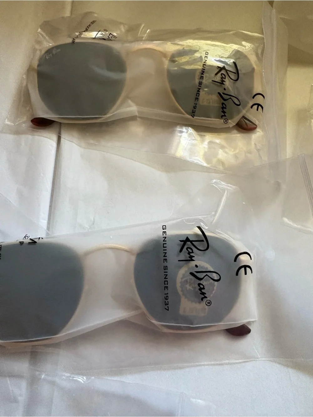 NEW-NOT Ray-Ban Women’s Gold Frame Sunglasses with Green Lenses